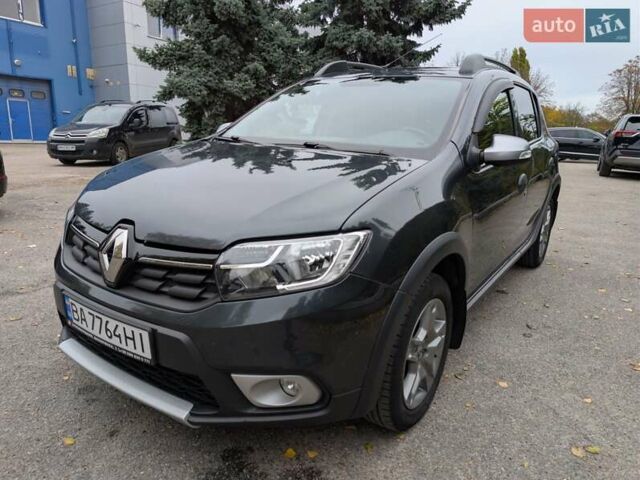 Рено Сандеро 2020 у Кропивницькому (Кіровограді) на Automoto.ua Сірий Рено Сандеро, об'ємом двигуна 0.9 л та пробігом 48 тис. км за 10700 $, фото 4 на Automoto.ua