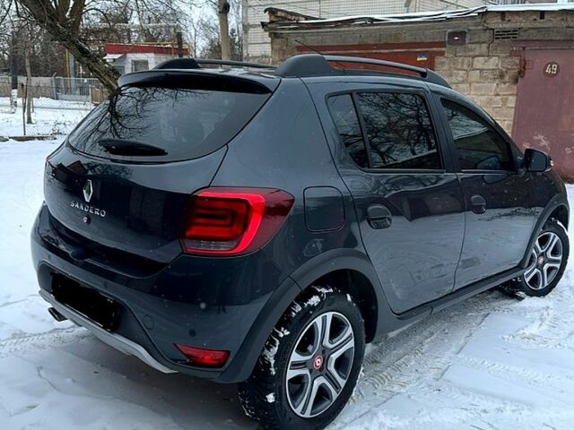 Серый Рено Сандеро, объемом двигателя 1.5 л и пробегом 53 тыс. км за 11700 $, фото 5 на Automoto.ua