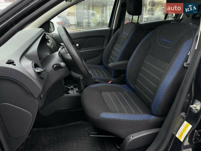 Сірий Рено Сандеро, об'ємом двигуна 0.9 л та пробігом 12 тис. км за 11300 $, фото 19 на Automoto.ua