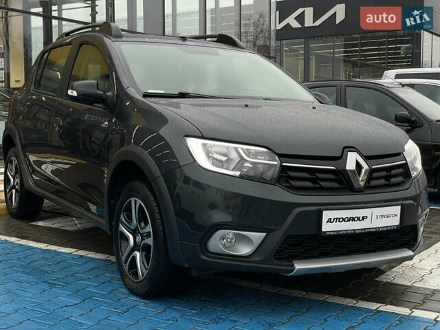 Сірий Рено Сандеро, об'ємом двигуна 0.9 л та пробігом 12 тис. км за 11300 $, фото 3 на Automoto.ua