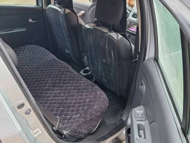 Сірий Рено Сандеро, об'ємом двигуна 0.9 л та пробігом 17 тис. км за 11500 $, фото 5 на Automoto.ua