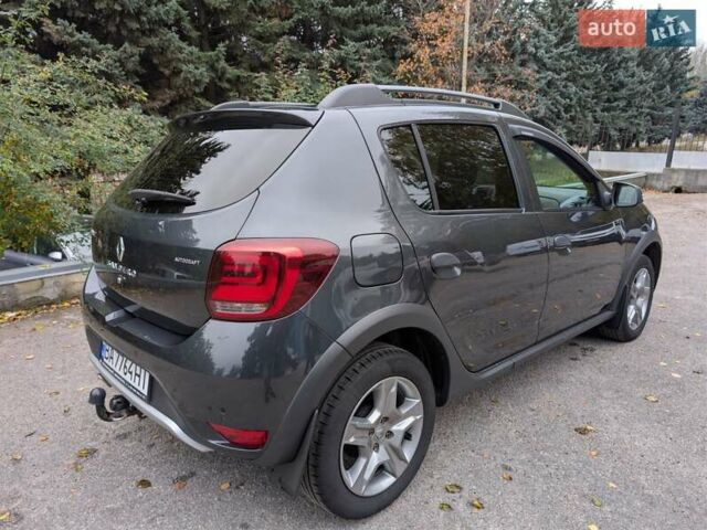 Рено Сандеро 2020 у Кропивницькому (Кіровограді) на Automoto.ua Сірий Рено Сандеро, об'ємом двигуна 0.9 л та пробігом 48 тис. км за 10700 $, фото 7 на Automoto.ua