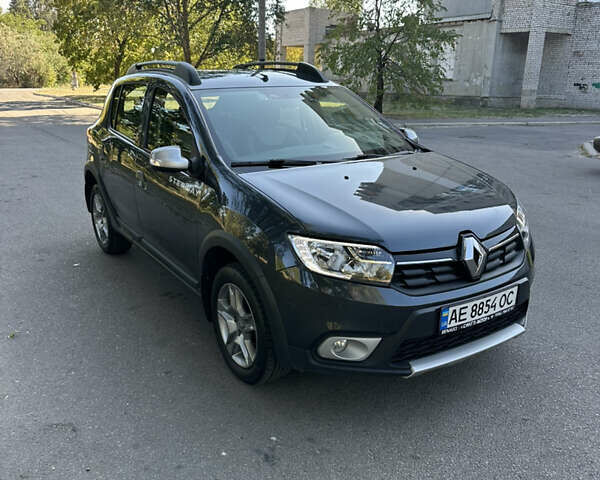 Сірий Рено Сандеро, об'ємом двигуна 1.46 л та пробігом 99 тис. км за 10300 $, фото 1 на Automoto.ua