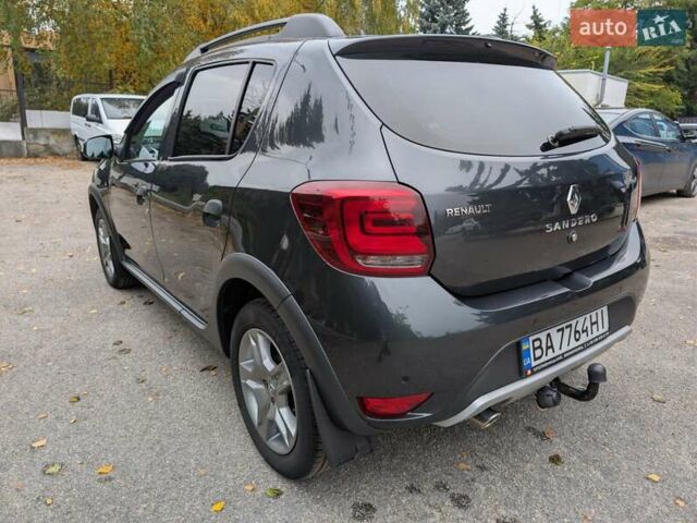 Рено Сандеро 2020 у Кропивницькому (Кіровограді) на Automoto.ua Сірий Рено Сандеро, об'ємом двигуна 0.9 л та пробігом 48 тис. км за 10700 $, фото 9 на Automoto.ua