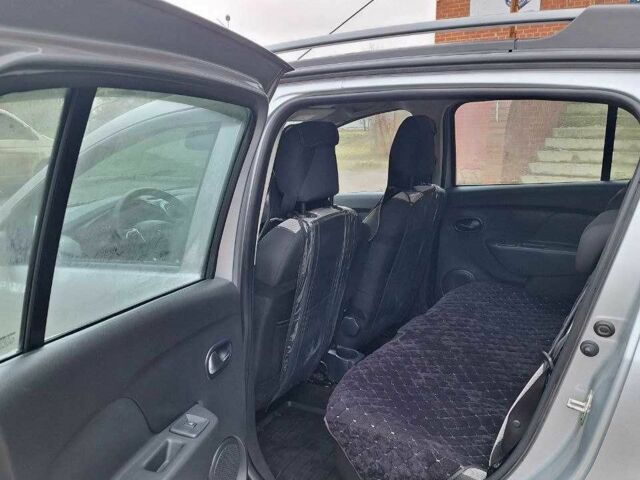 Сірий Рено Сандеро, об'ємом двигуна 0.9 л та пробігом 17 тис. км за 11500 $, фото 7 на Automoto.ua