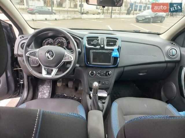 Серый Рено Сандеро, объемом двигателя 0.9 л и пробегом 12 тыс. км за 10400 $, фото 20 на Automoto.ua