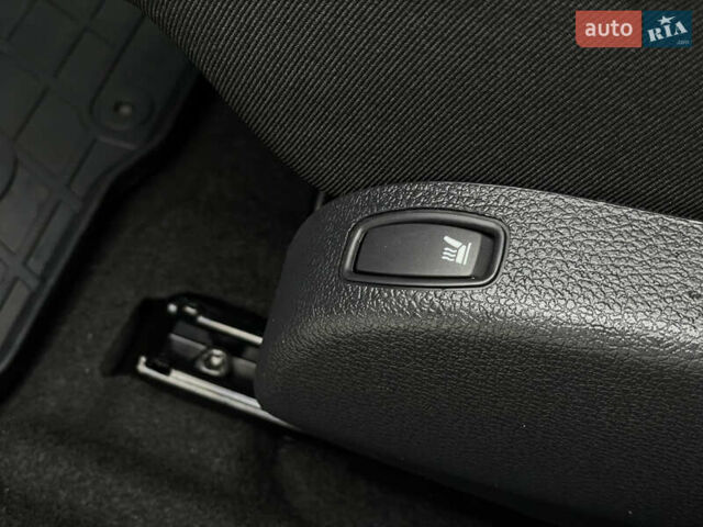 Сірий Рено Сандеро, об'ємом двигуна 0.9 л та пробігом 12 тис. км за 11300 $, фото 21 на Automoto.ua