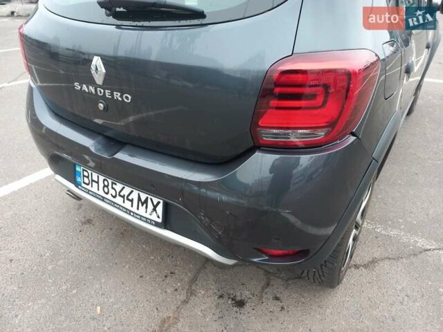 Серый Рено Сандеро, объемом двигателя 0.9 л и пробегом 12 тыс. км за 10400 $, фото 6 на Automoto.ua