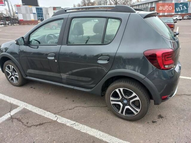Серый Рено Сандеро, объемом двигателя 0.9 л и пробегом 12 тыс. км за 10400 $, фото 8 на Automoto.ua
