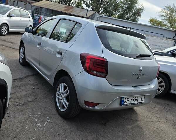 Сірий Рено Сандеро, об'ємом двигуна 1 л та пробігом 36 тис. км за 9999 $, фото 4 на Automoto.ua