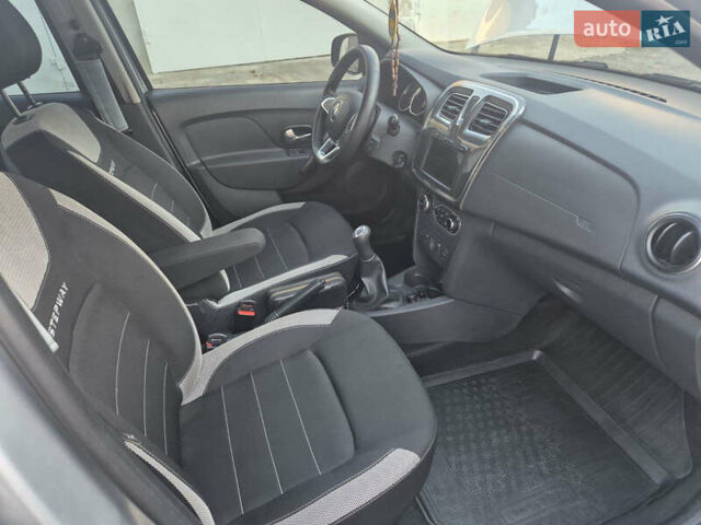 Серый Рено Сандеро, объемом двигателя 1.5 л и пробегом 40 тыс. км за 12800 $, фото 17 на Automoto.ua