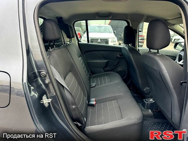 Серый Рено Сандеро, объемом двигателя 1 л и пробегом 43 тыс. км за 8900 $, фото 12 на Automoto.ua