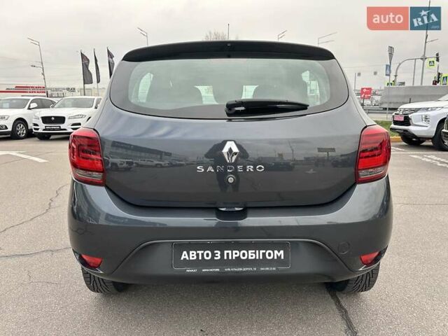 Серый Рено Сандеро, объемом двигателя 1 л и пробегом 43 тыс. км за 8900 $, фото 6 на Automoto.ua