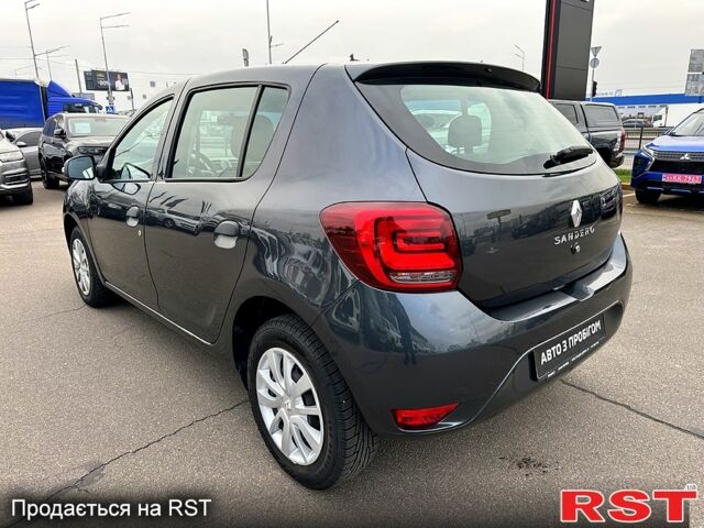 Серый Рено Сандеро, объемом двигателя 1 л и пробегом 43 тыс. км за 8900 $, фото 4 на Automoto.ua