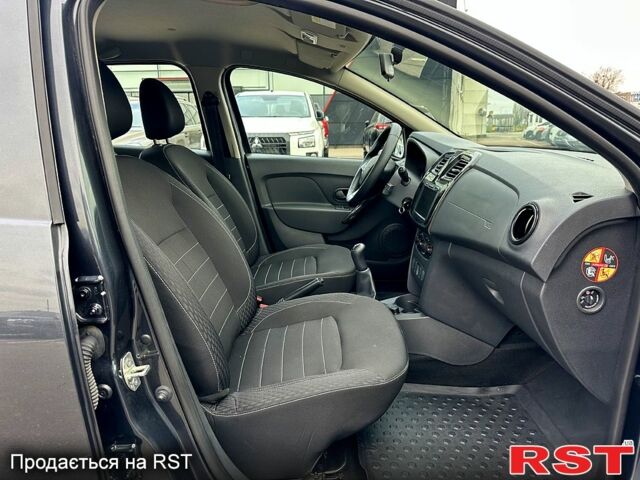 Серый Рено Сандеро, объемом двигателя 1 л и пробегом 43 тыс. км за 8900 $, фото 11 на Automoto.ua