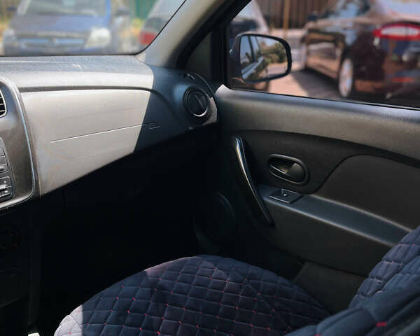 Рено Сандеро 2021 в Николаеве на Automoto.ua Серый Рено Сандеро, объемом двигателя 1.5 л и пробегом 102 тыс. км за 10300 $, фото 13 на Automoto.ua