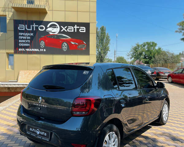 Рено Сандеро 2021 в Николаеве на Automoto.ua Серый Рено Сандеро, объемом двигателя 1.5 л и пробегом 102 тыс. км за 10300 $, фото 3 на Automoto.ua