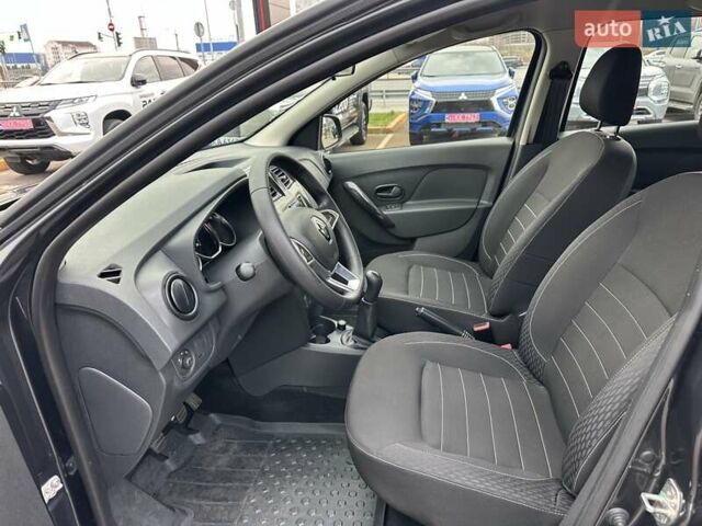 Серый Рено Сандеро, объемом двигателя 1 л и пробегом 43 тыс. км за 8900 $, фото 15 на Automoto.ua