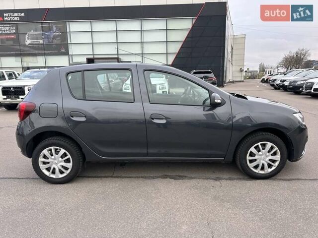 Серый Рено Сандеро, объемом двигателя 1 л и пробегом 43 тыс. км за 8900 $, фото 8 на Automoto.ua