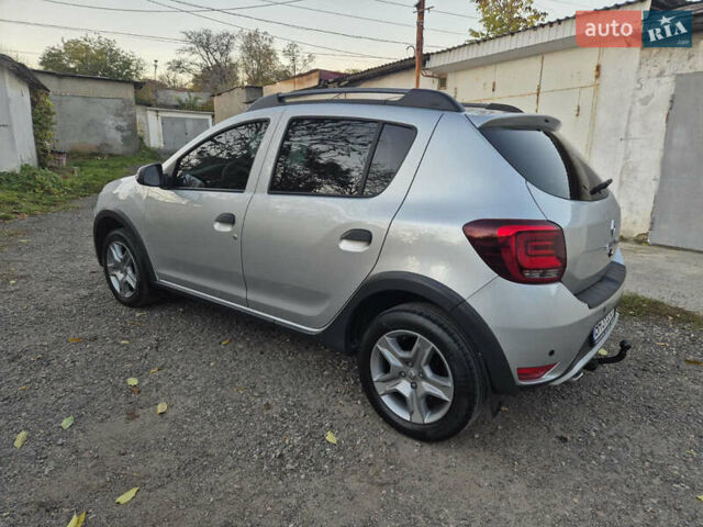 Серый Рено Сандеро, объемом двигателя 1.5 л и пробегом 40 тыс. км за 12800 $, фото 1 на Automoto.ua