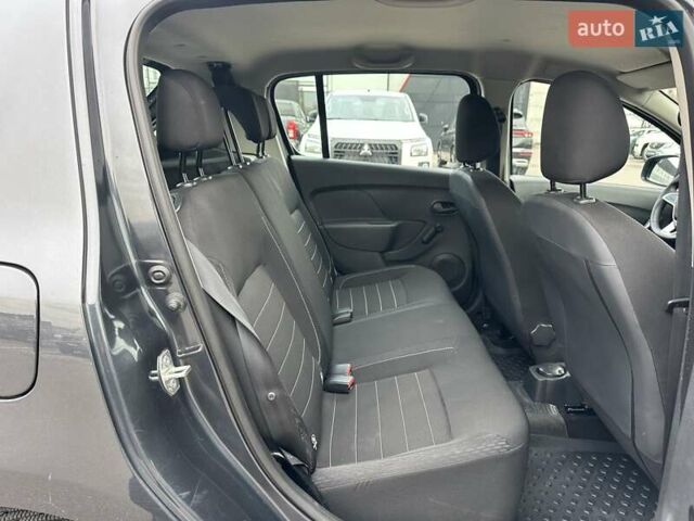 Серый Рено Сандеро, объемом двигателя 1 л и пробегом 43 тыс. км за 8900 $, фото 30 на Automoto.ua