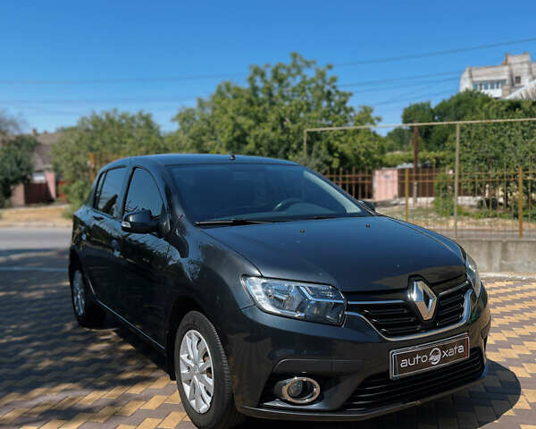 Рено Сандеро 2021 в Николаеве на Automoto.ua Серый Рено Сандеро, объемом двигателя 1.5 л и пробегом 102 тыс. км за 10300 $, фото 1 на Automoto.ua