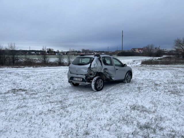 Серый Рено Сандеро, объемом двигателя 1.5 л и пробегом 67 тыс. км за 5700 $, фото 3 на Automoto.ua