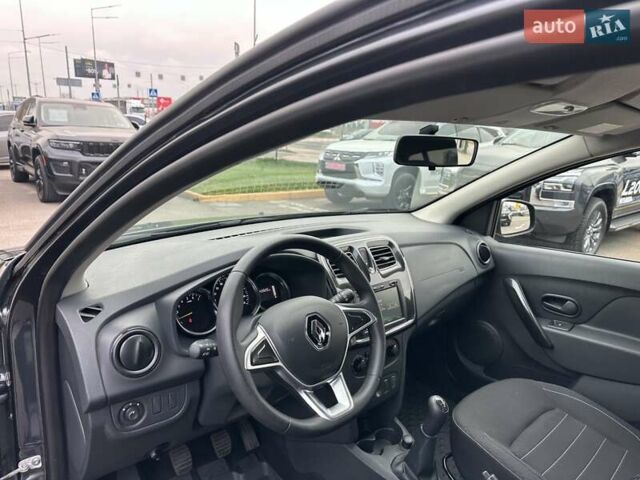 Серый Рено Сандеро, объемом двигателя 1 л и пробегом 43 тыс. км за 8900 $, фото 16 на Automoto.ua