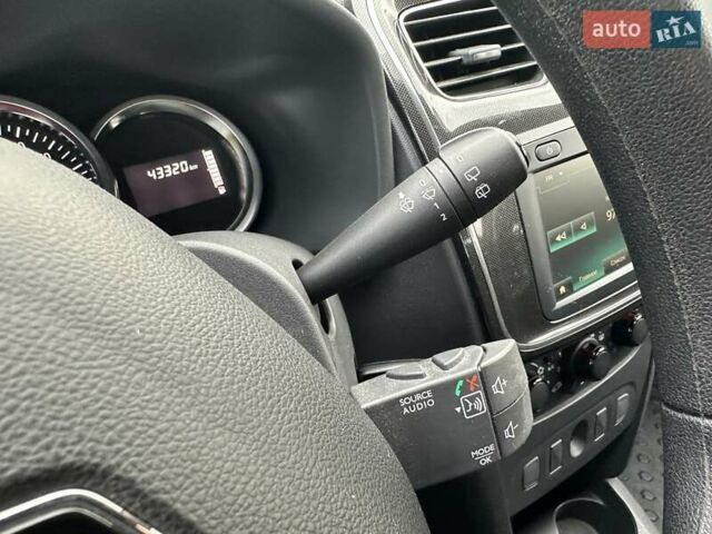 Серый Рено Сандеро, объемом двигателя 1 л и пробегом 43 тыс. км за 8900 $, фото 19 на Automoto.ua