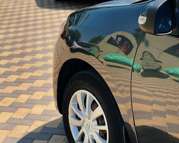 Рено Сандеро 2021 в Николаеве на Automoto.ua Серый Рено Сандеро, объемом двигателя 1.5 л и пробегом 102 тыс. км за 10300 $, фото 7 на Automoto.ua