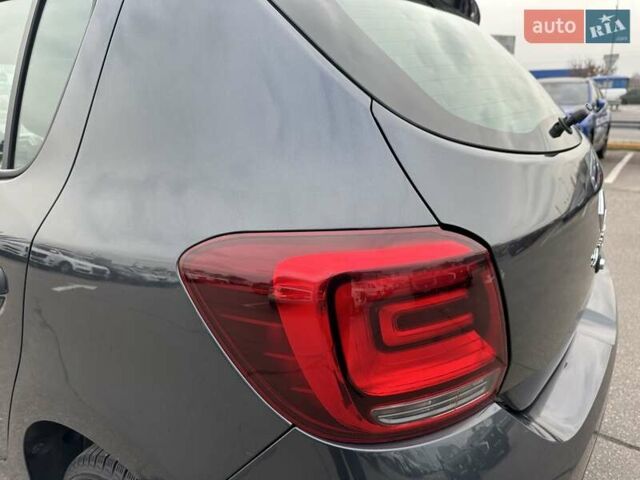 Серый Рено Сандеро, объемом двигателя 1 л и пробегом 43 тыс. км за 8900 $, фото 10 на Automoto.ua