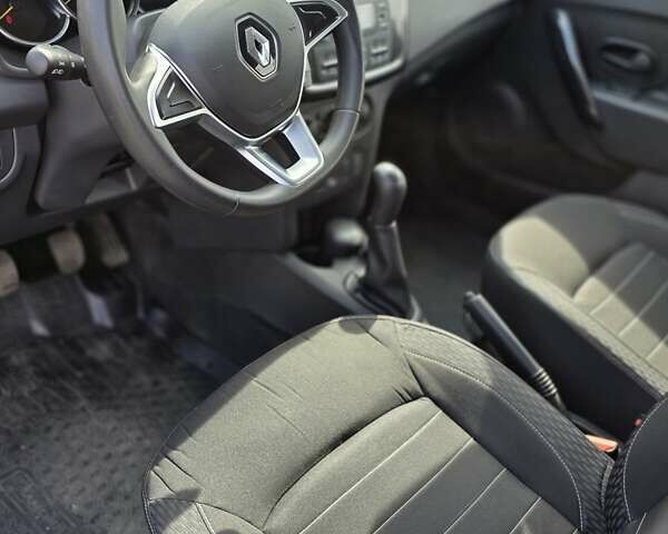 Сірий Рено Сандеро, об'ємом двигуна 1 л та пробігом 36 тис. км за 9999 $, фото 17 на Automoto.ua