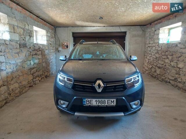 Сірий Рено Сандеро, об'ємом двигуна 0.9 л та пробігом 11 тис. км за 13800 $, фото 29 на Automoto.ua