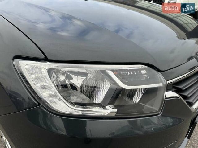 Серый Рено Сандеро, объемом двигателя 1 л и пробегом 43 тыс. км за 8900 $, фото 11 на Automoto.ua