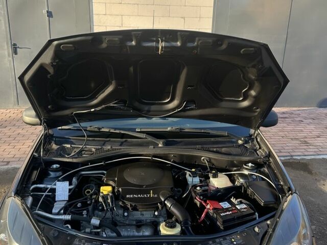 Серый Рено Сандеро, объемом двигателя 1.6 л и пробегом 180 тыс. км за 6599 $, фото 19 на Automoto.ua