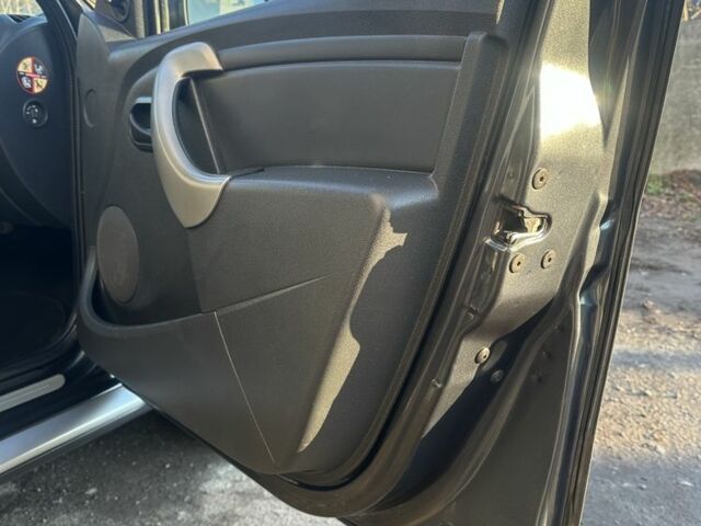 Серый Рено Сандеро, объемом двигателя 1.6 л и пробегом 180 тыс. км за 6599 $, фото 12 на Automoto.ua