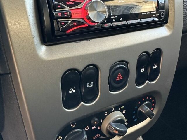 Серый Рено Сандеро, объемом двигателя 1.6 л и пробегом 180 тыс. км за 6599 $, фото 18 на Automoto.ua