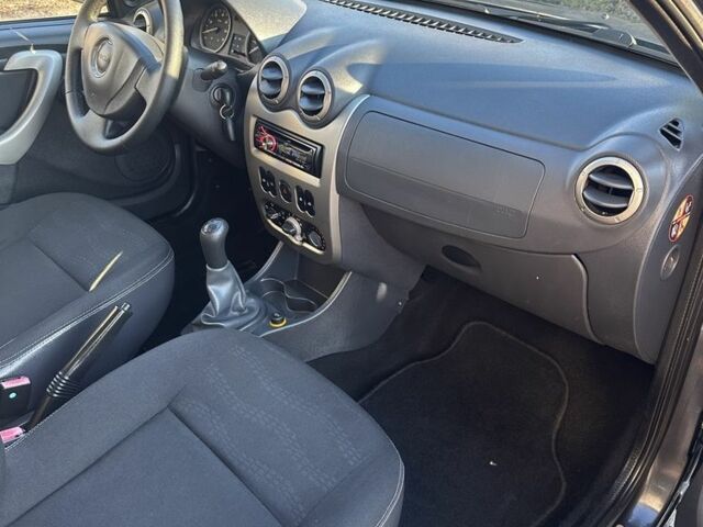 Серый Рено Сандеро, объемом двигателя 1.6 л и пробегом 180 тыс. км за 6599 $, фото 9 на Automoto.ua