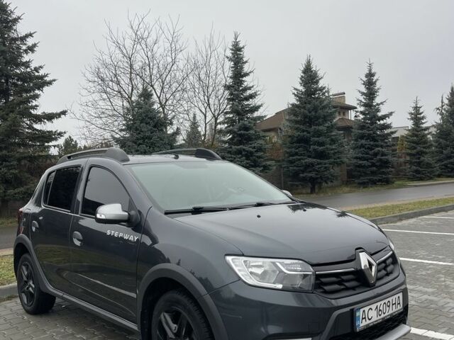 Серый Рено Сандеро, объемом двигателя 1.5 л и пробегом 233 тыс. км за 11000 $, фото 3 на Automoto.ua