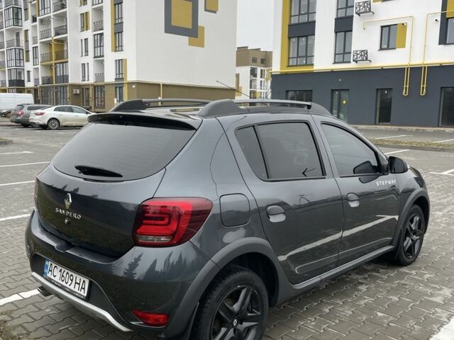 Серый Рено Сандеро, объемом двигателя 1.5 л и пробегом 233 тыс. км за 11000 $, фото 5 на Automoto.ua