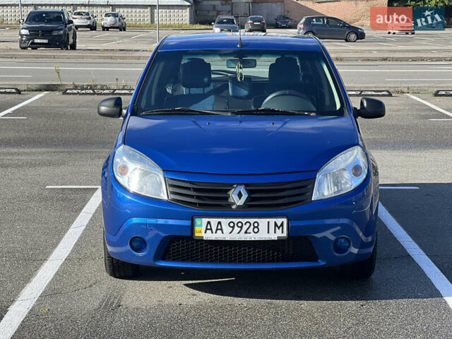 Рено Сандеро 2009 у Києві на Automoto.ua Синій Рено Сандеро, об'ємом двигуна 1.4 л та пробігом 162 тис. км за 4200 $, фото 1 на Automoto.ua