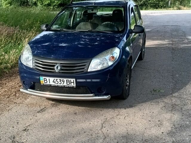 Синий Рено Сандеро, объемом двигателя 1.4 л и пробегом 280 тыс. км за 3400 $, фото 2 на Automoto.ua