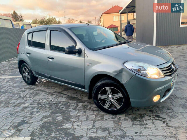 Синий Рено Сандеро, объемом двигателя 1.4 л и пробегом 130 тыс. км за 4150 $, фото 5 на Automoto.ua