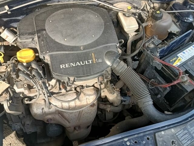 Синий Рено Сандеро, объемом двигателя 1.4 л и пробегом 280 тыс. км за 3400 $, фото 7 на Automoto.ua