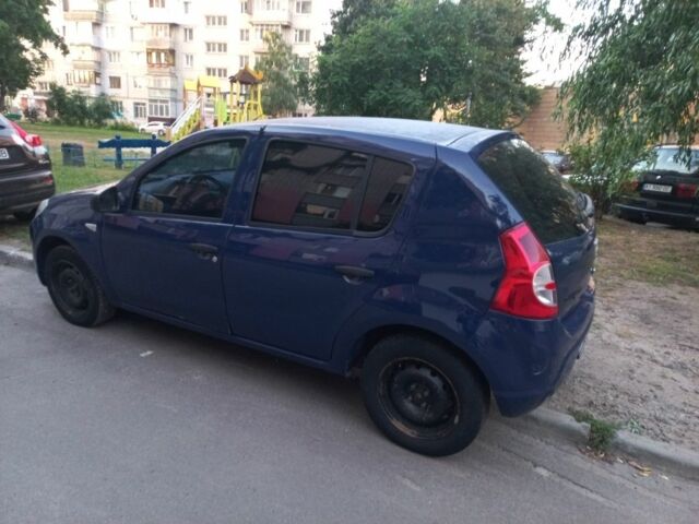 Синій Рено Сандеро, об'ємом двигуна 4 л та пробігом 240 тис. км за 3200 $, фото 6 на Automoto.ua