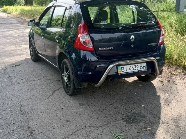 Синий Рено Сандеро, объемом двигателя 1.4 л и пробегом 280 тыс. км за 3400 $, фото 1 на Automoto.ua