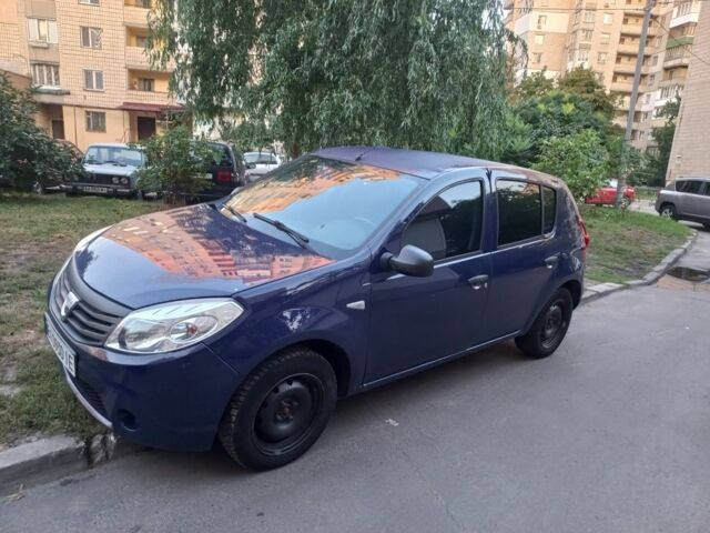 Синій Рено Сандеро, об'ємом двигуна 4 л та пробігом 240 тис. км за 3200 $, фото 2 на Automoto.ua