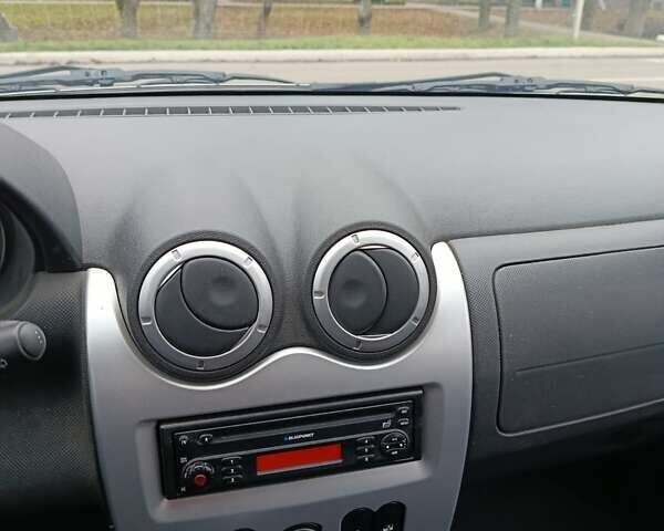 Синій Рено Сандеро, об'ємом двигуна 1.6 л та пробігом 215 тис. км за 4600 $, фото 7 на Automoto.ua