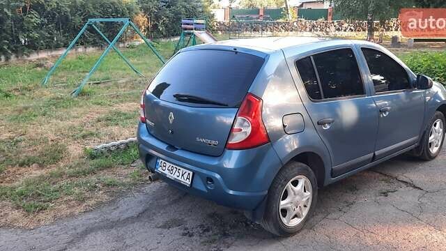 Синий Рено Сандеро, объемом двигателя 1.39 л и пробегом 189 тыс. км за 4500 $, фото 2 на Automoto.ua