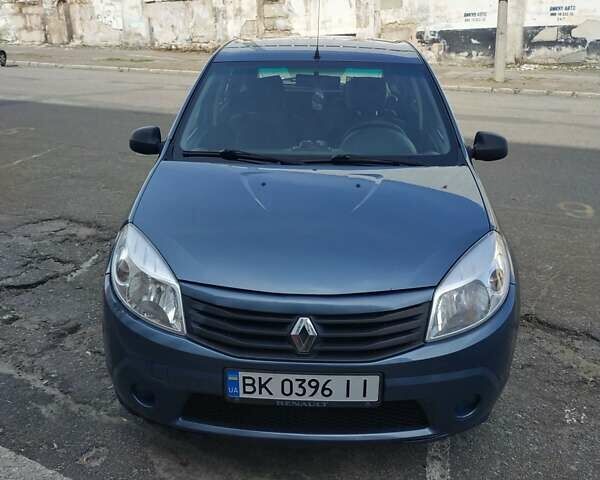 Синий Рено Сандеро, объемом двигателя 1.39 л и пробегом 261 тыс. км за 5200 $, фото 1 на Automoto.ua